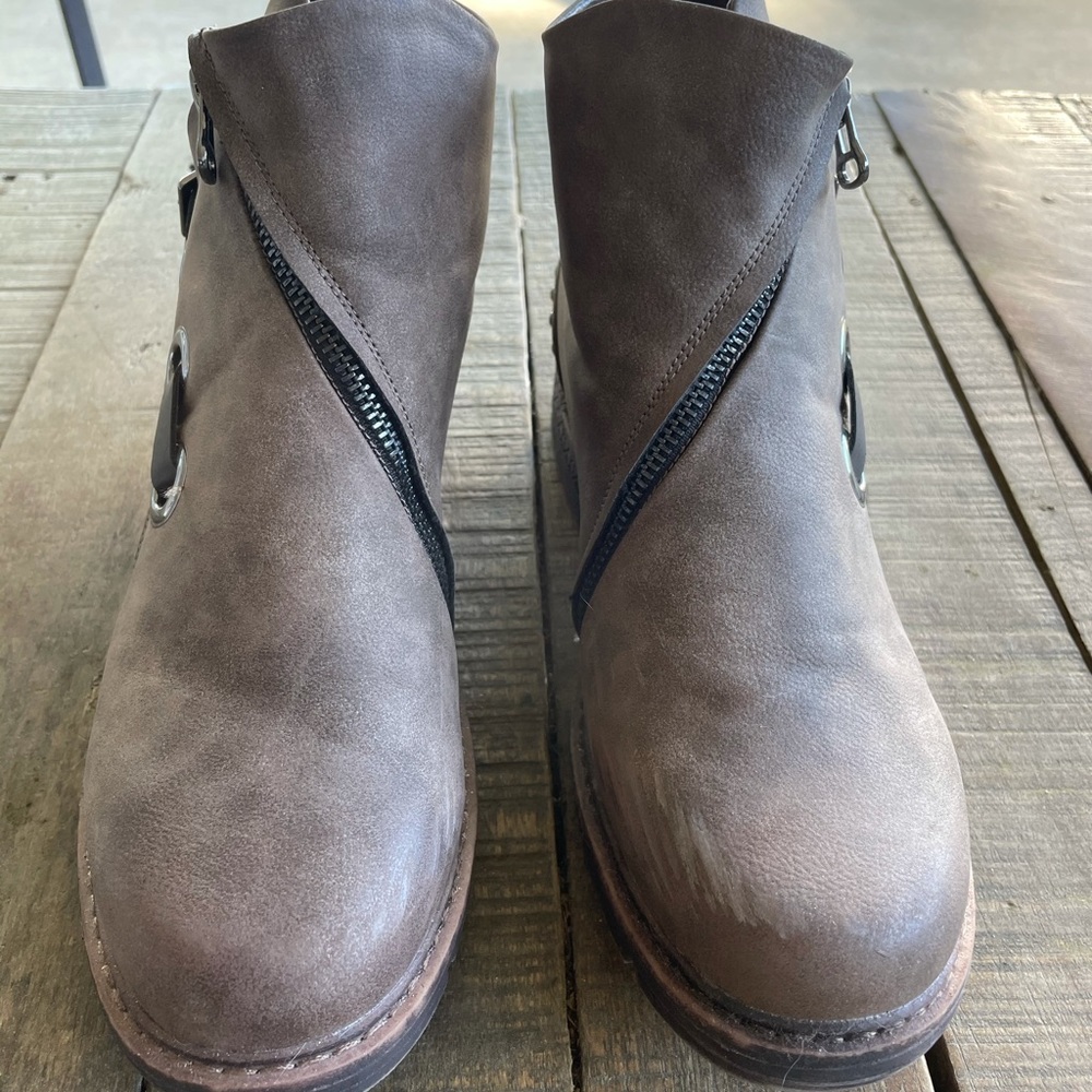 Muk Luk Zipper Ranya Boots
